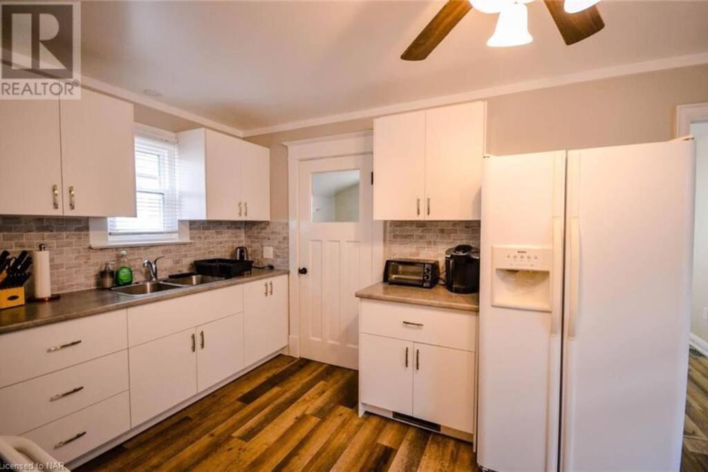 Cozy 3 Bedroom Downtown Cottage With Complimentary Breakfast Delivered Daily To The Rental Niagara Falls Eksteriør billede