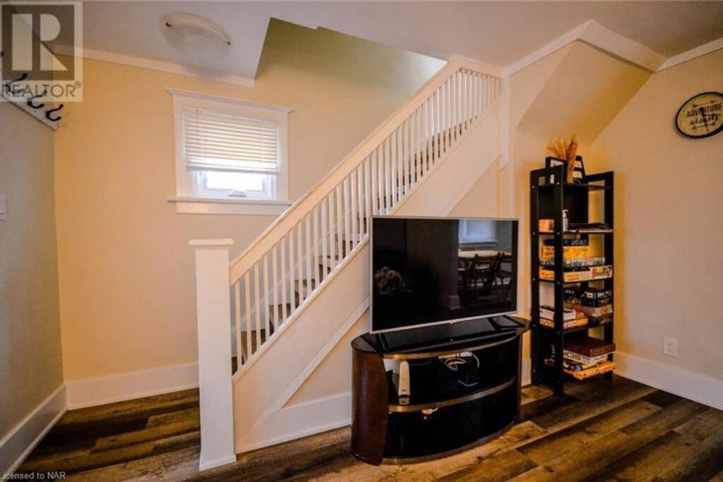 Cozy 3 Bedroom Downtown Cottage With Complimentary Breakfast Delivered Daily To The Rental Niagara Falls Eksteriør billede